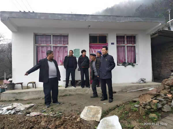 隴運集團公司開展“解難題、辦實事、送溫暖”主題黨日活動